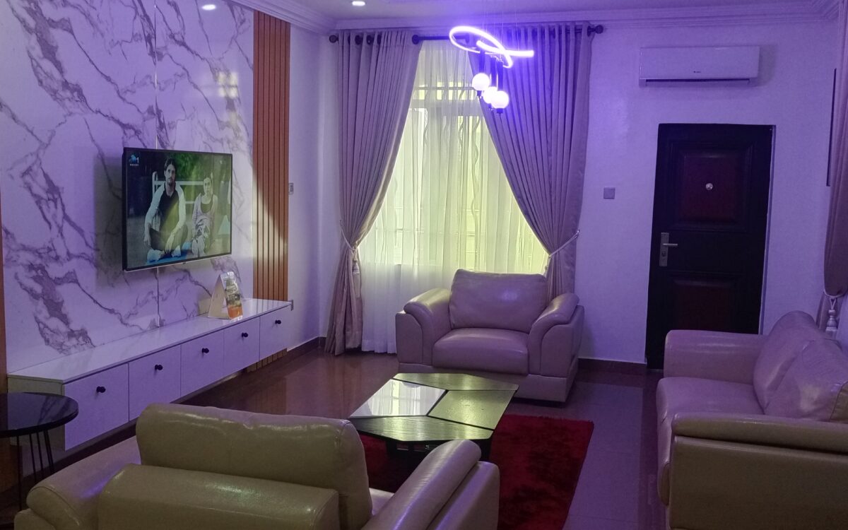 Sitting Rooms & Dinning